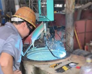 Скорости и редуктори с автоматичен ремонт на заваръчните отвори